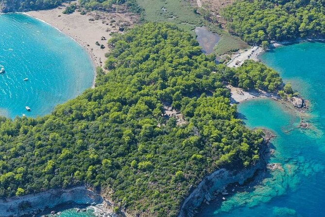 6-Hour Kemer Pirate Boat Tour with Open-Buffet Lunch from Antalya - The Onboard Vibe: Lunch, DJ Energy, and the Foam Party Option