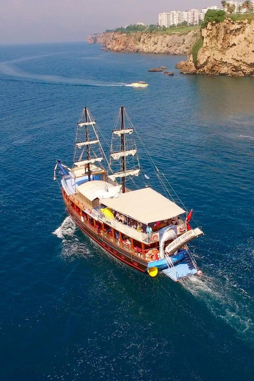 Antalya: Beach & Waterfalls Boat Trip w/ Lunch & Soft Drinks - The parrot moment and the extra-photo world (what to do with your camera money)