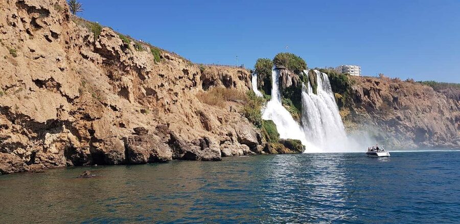 Antalya: Guided City Tour with Waterfalls Tickets and Lunch - Kaleiçi Old Town: Hadrian’s Gate and the fluted minaret