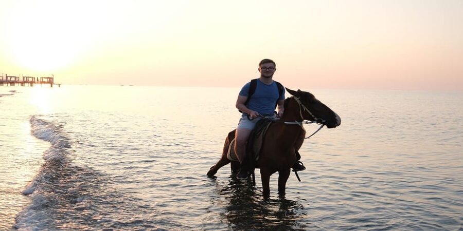 Antalya Horse Safari - Pickup logistics in Antalya: security gate meet-up and limited hotel access
