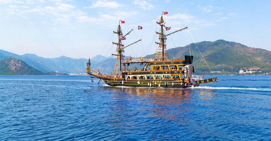 Antalya/Kemer: Pirate Party Boat Trip w/Lunch incl. Transfer - Alacasu Koyu swim and snorkeling inlet