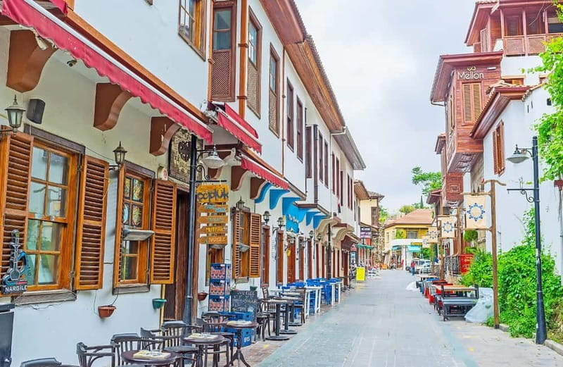 Antalya: Old Town Walking Tour with Dessert Tasting - Meeting at Antalya Clock Tower, Saat Kulesi, and why location matters