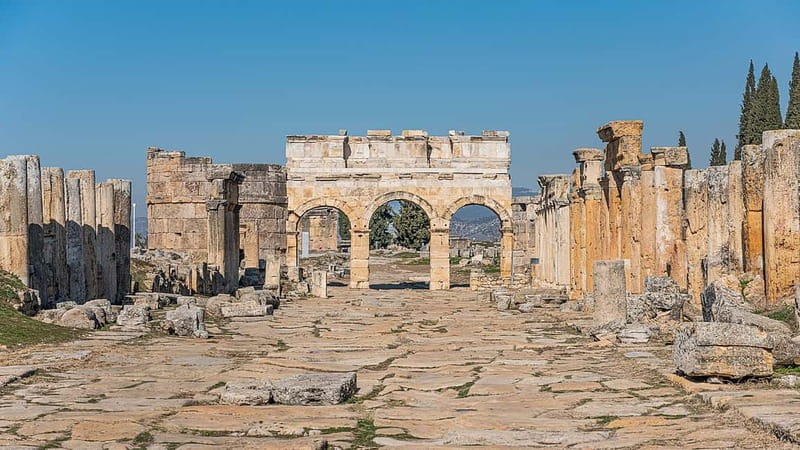 Antalya: Pamukkale Tour with Hot Air Balloon and Lunch - Getting there early from Antalya, with a real transfer plan