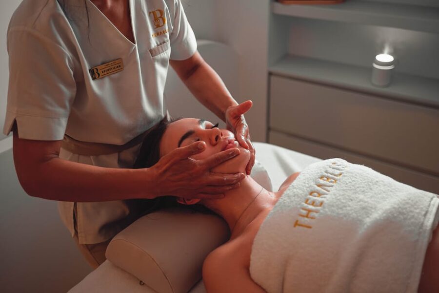 Antalya: Spa and Skin Care Experience with Massage and Drink - The facial option: aqua peeling, dark spots focus, and a face massage