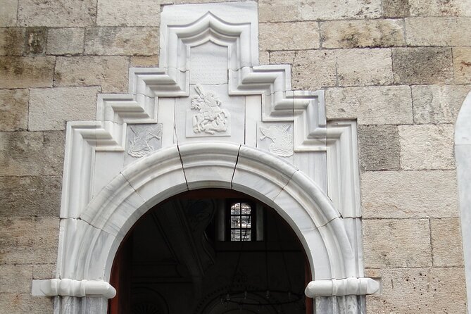 Explore The Old Town With Local Taste - Hesapçı Sokak: narrow streets, flowers, and the street-food reality