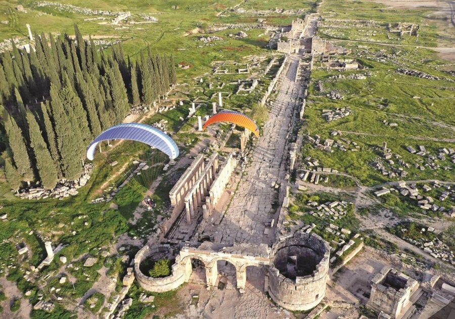 From Antalya/Kemer: Pamukkale Tour with Lunch and Transfers - Pamukkale walking time: travertines, warmth, and how to enjoy it