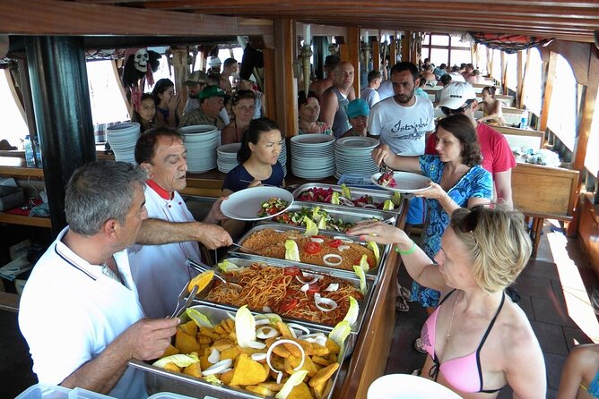 GONSTER : Luxury Pirate Boat Trip Lunch & Soft Drinks & Transfer - Cennet (Paradise) Bay: Lunch Day Meets Open-Water Cooling
