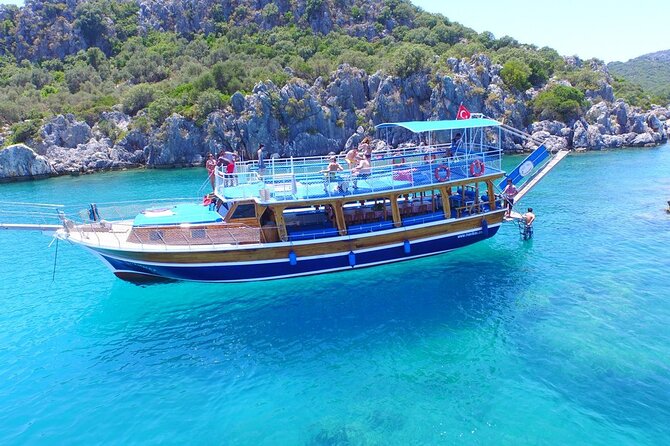 Kemer Pirate Boat Tour - Group Size and the Feel of the Day (Up to 100 People)