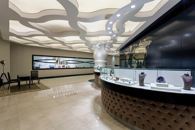 Mall of Antalya with Private Transfer - THAI ROYAL PHARMACY Stop: A Health-Claims Shop, With Serious Presentation
