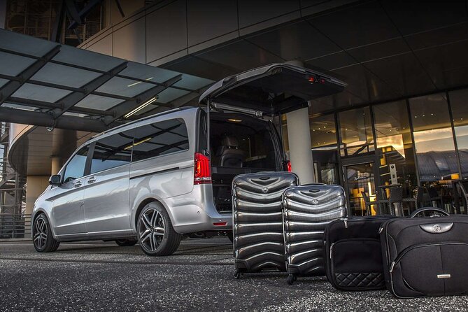 Private Antalya Airport Transfer Service - Baggage, Safety, and the Baby Seat Detail