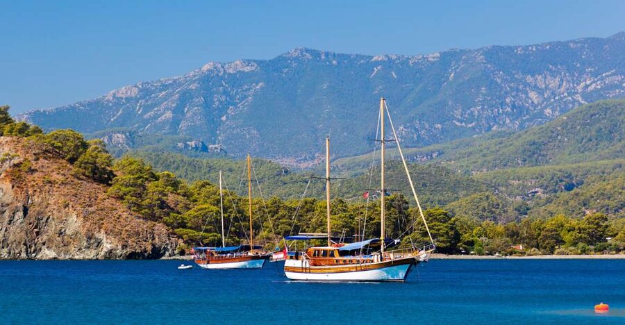 Relaxing Boat Trip with Lunch and Drinks - Quick hits before you go