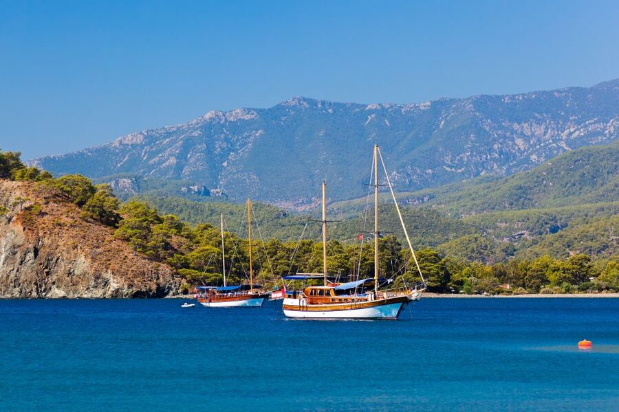 Relaxing Boat Trip with Lunch and Drinks - Paradise and Cleopatra bays: swimming, shade, and real time in the water