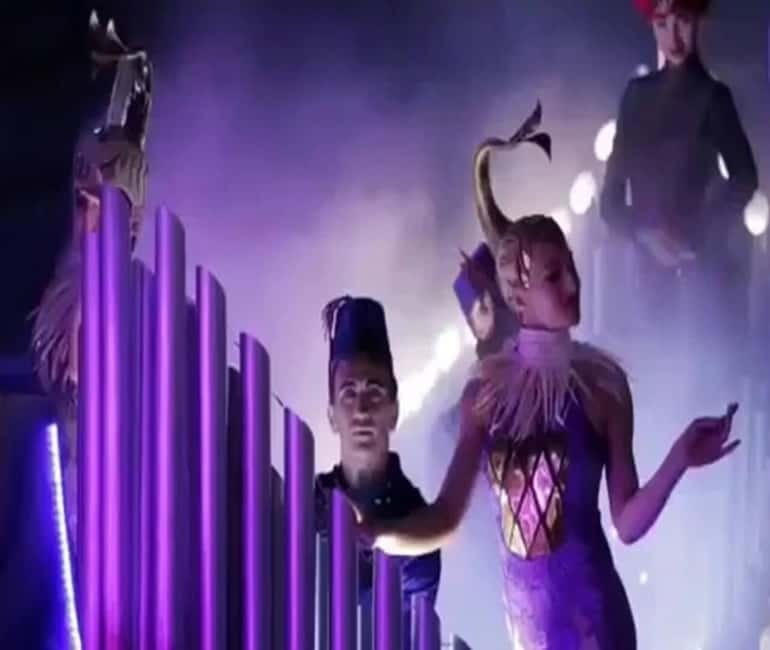 Side: Night Shows at The Land Of Legends with Transfer - Hotel pickup and drop-off: the part that makes or breaks the evening