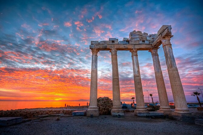 Side Sunset Cruise: Ancient History and Mesmerizing Sunsets - Small group size: why max 15 people matters here